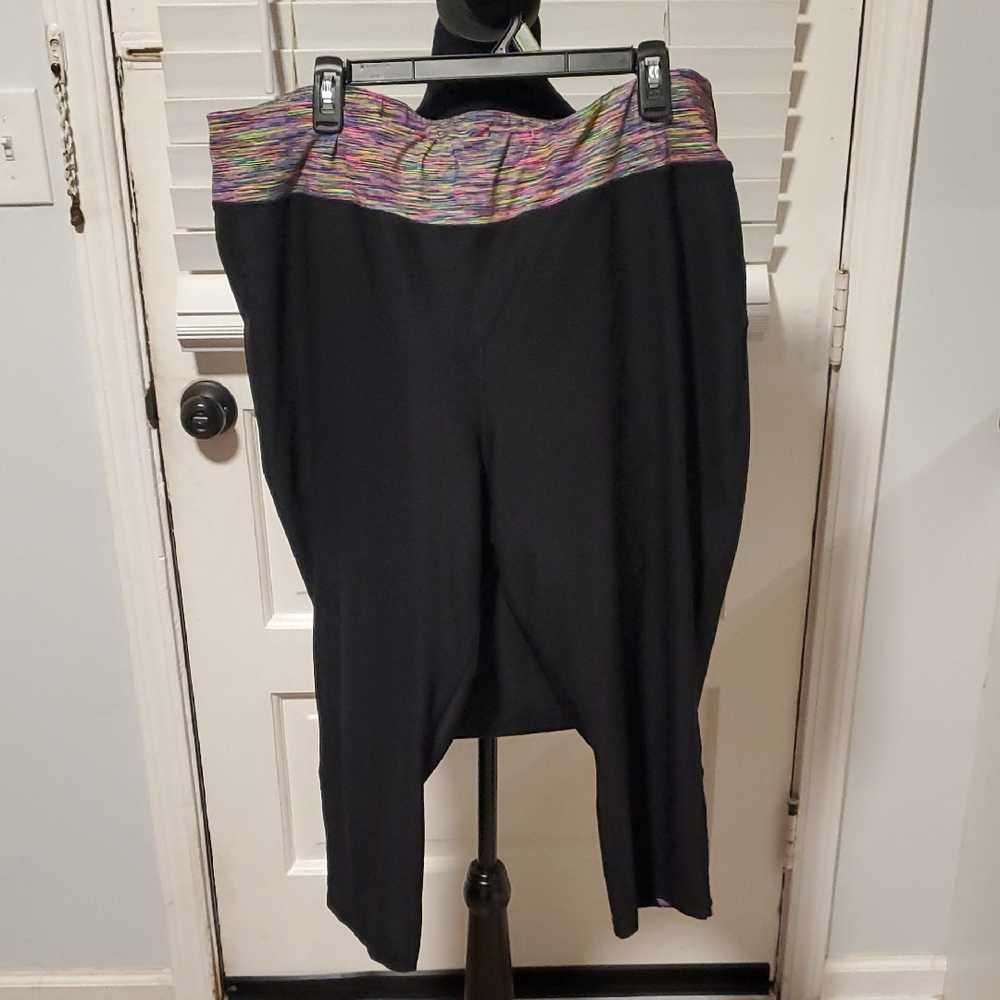 Xersion Black Capris with Vibrant Multicolor Waistband